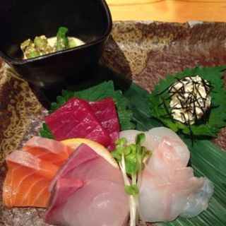 お刺身の盛り合わせ(SAKAGURA)