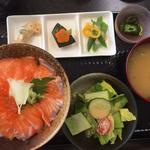 Salmon and ikura-don(Restaurant Do-ne Japanese Food)