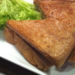 BLAT Grilled Cheese Sandwich(The Bee)