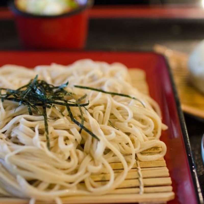 ざるそば　おやきセット(日向山茶屋)