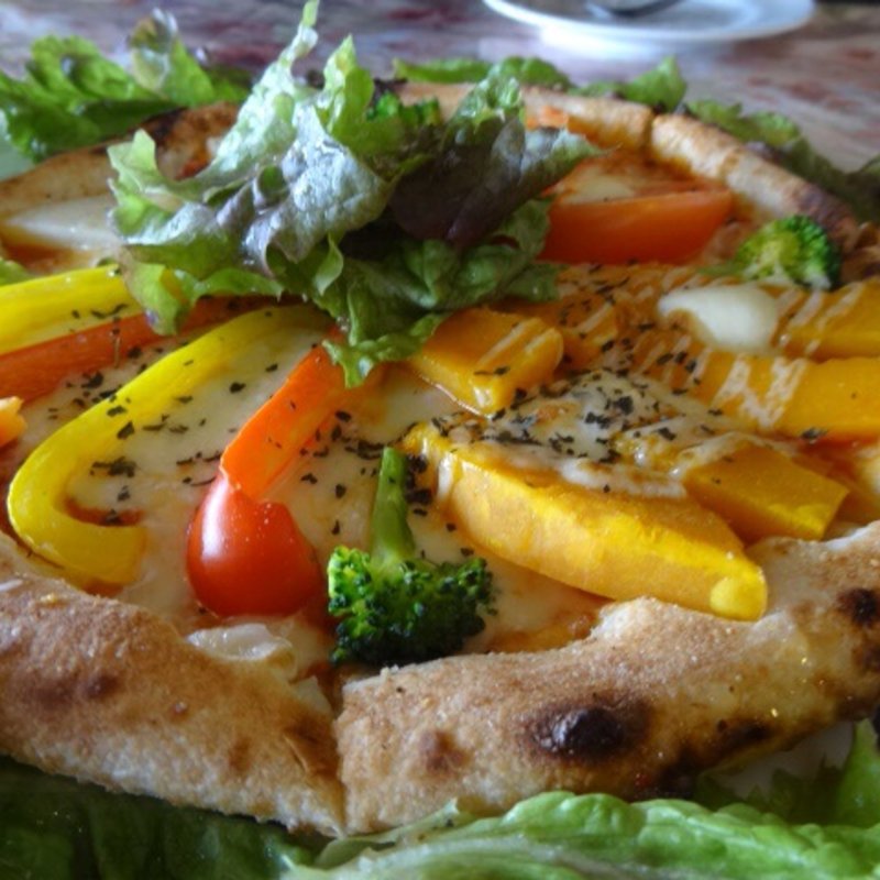 季節の野菜のピザ(ピザリア)