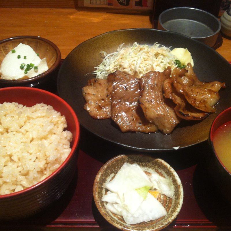 ランチ　豚炭火焼定食(ゑーもん 神田店 )
