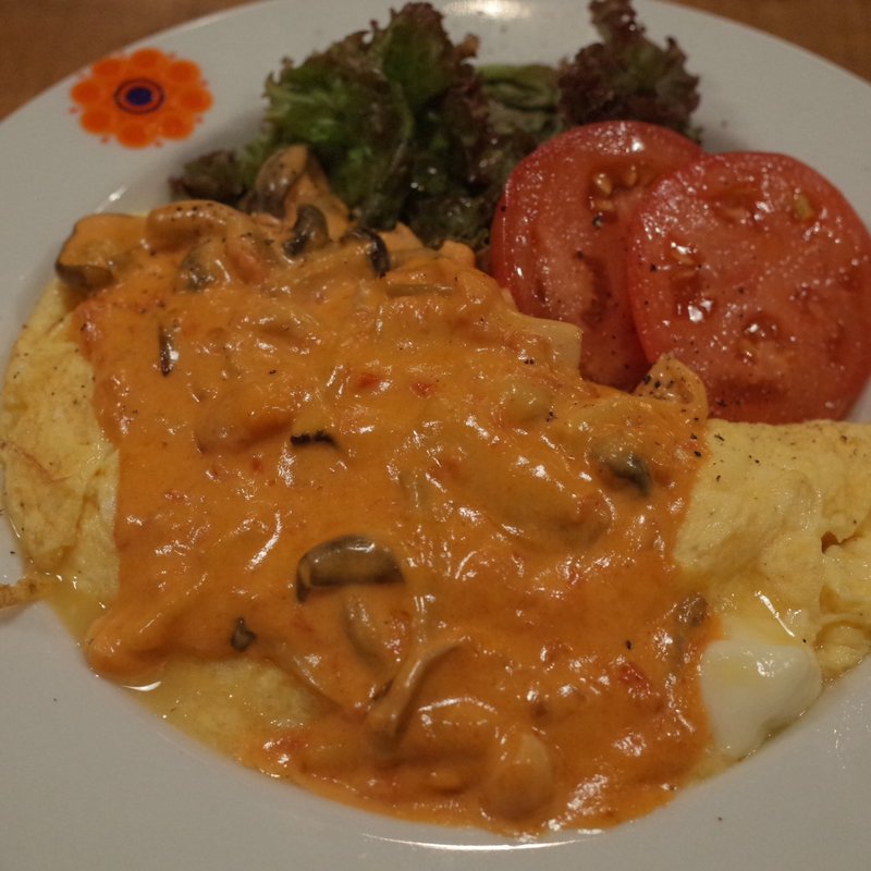 モッツアレラオムレツ　トマトクリームソース(カフェ NOSTRA)