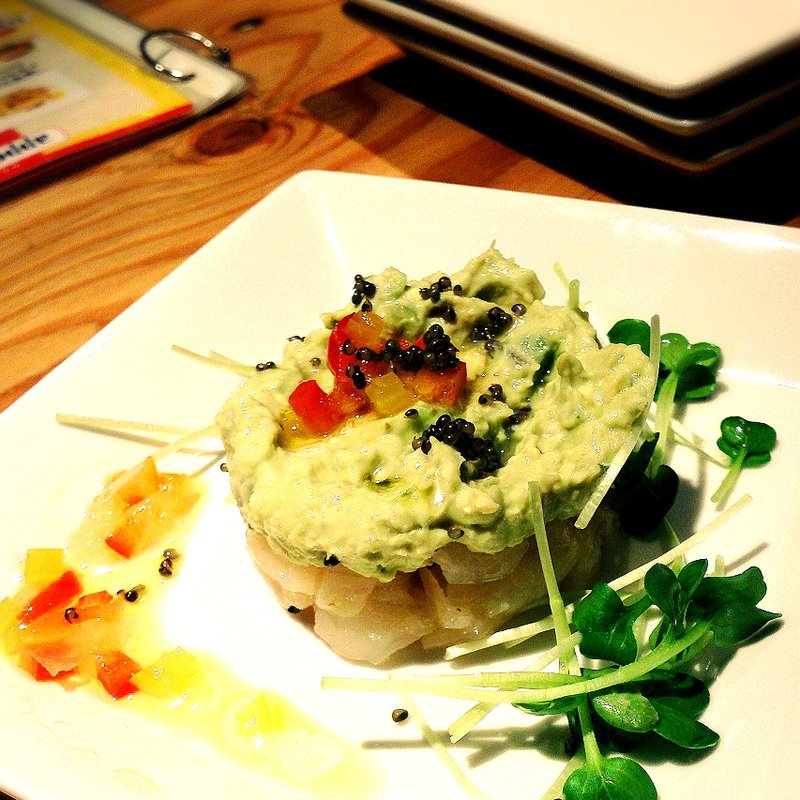 エビとホタテのアボカドタルタル(みんなのエビバル)