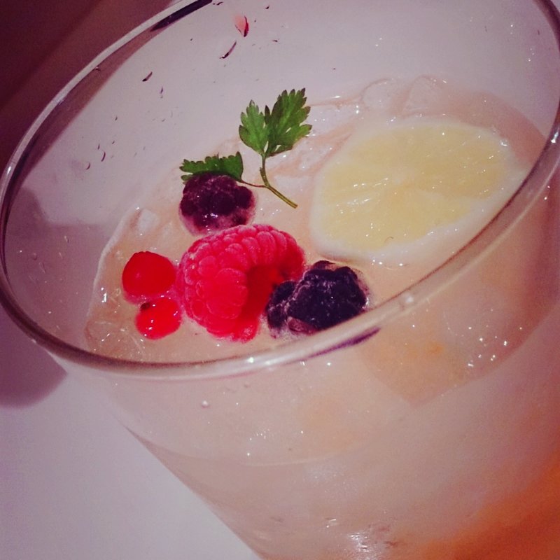 ベリーのレモネード(ラ・メゾン アンソレイユターブル パティスリー ルミネ立川店 （La Maison ensoleille table）)