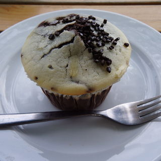 Chocolate muffin(Barcomi's Deli)