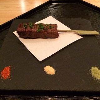 Kobe beef skewer with chili, yellow pepper and green tea salt(Megu)