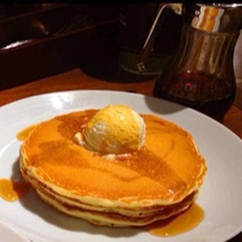 オリジナルパンケーキ ホイップバター＆メイプル(ホノルルコーヒー ジャパン グランフロント大阪店)