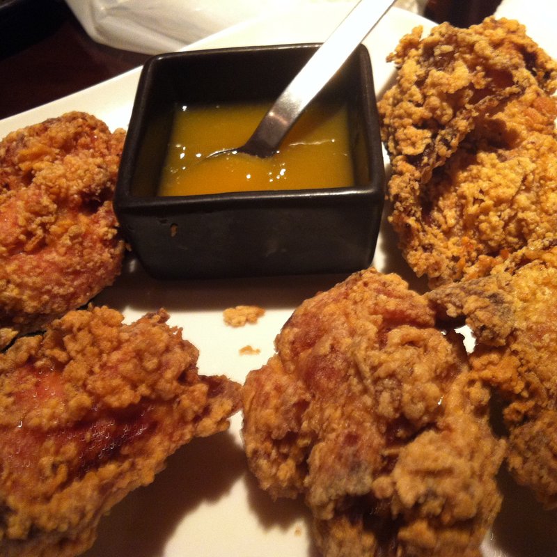 タイ風から揚げマンゴーソース(khapom)