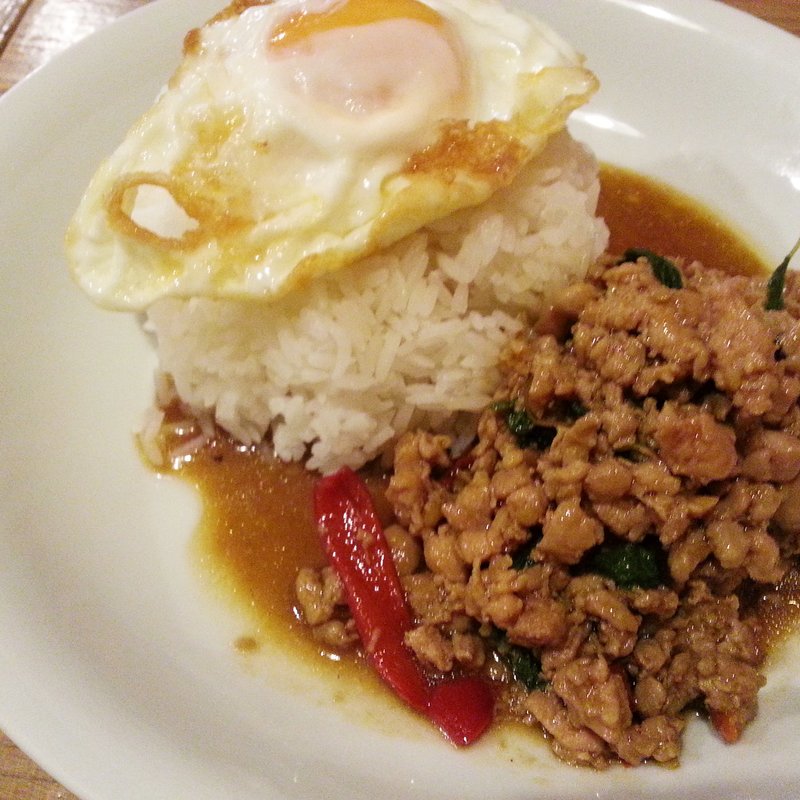 ガイガパオ(バンコク ピーナッツ食堂)