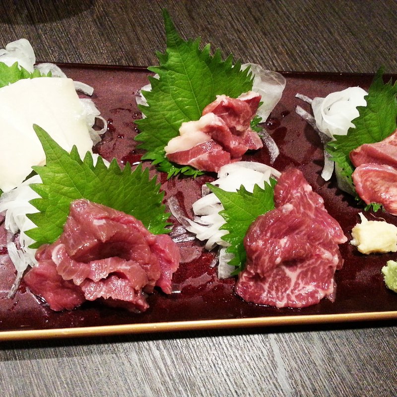 馬刺し　厳選5品盛り合わせ (もつ真路 人形町店 )