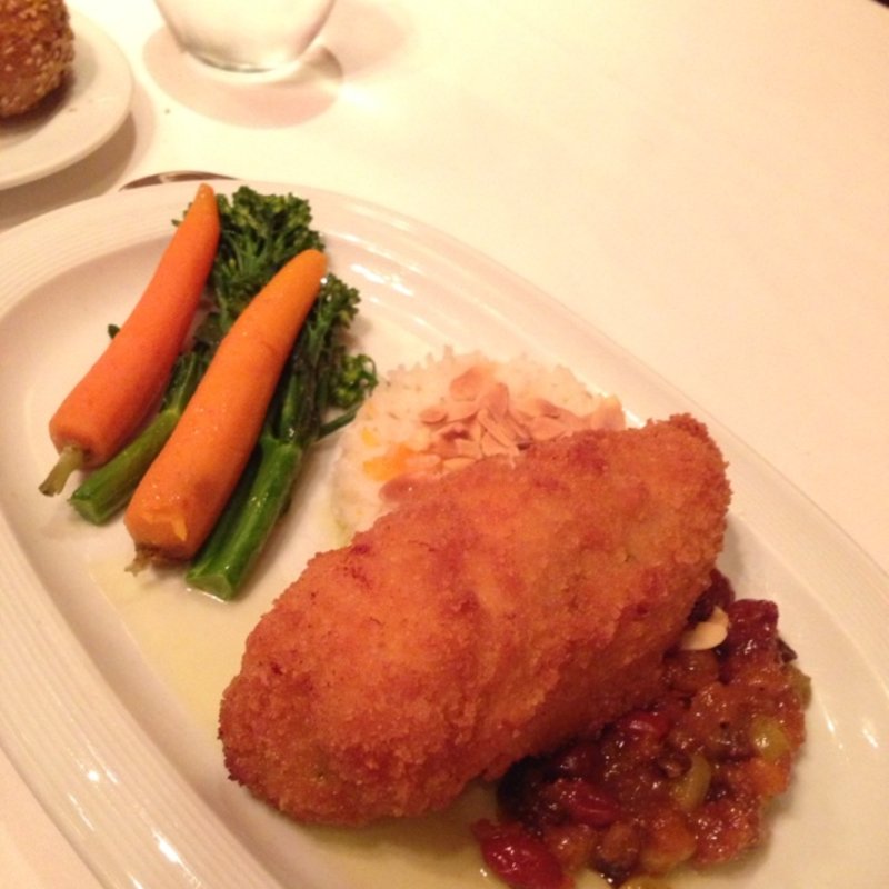 チキン・キエフ(The Rossian Tea Room)