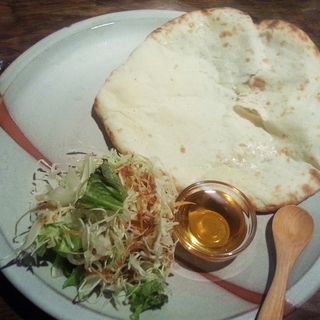 ゴルゴンゾーラ入りチーズナン(オールドデリー　銀座二丁目店)