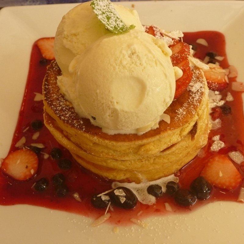 ベリーのパンケーキ(ノイモンドオーガニックカフェ)