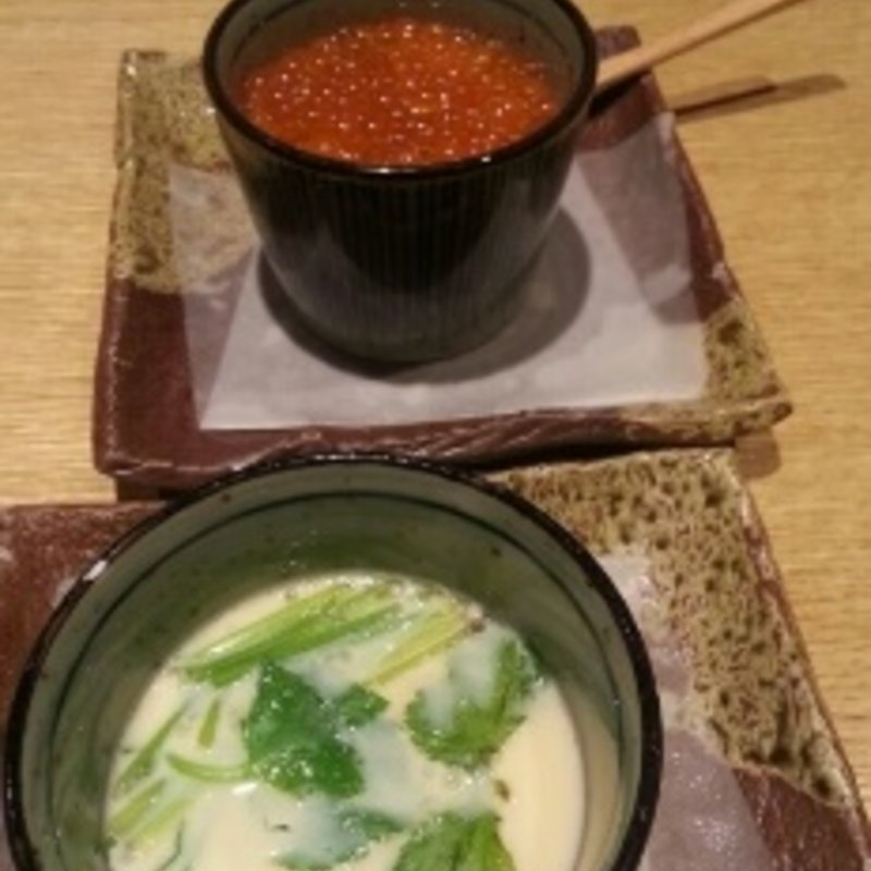 いくら乗せ茶碗蒸し(魚真 銀座店)