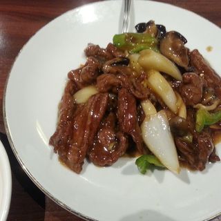 牛肉のオイスター炒めランチ(陳家私菜 有楽町店)
