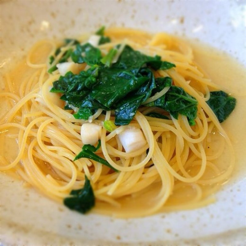 帆立とほうれん草のスープパスタ(よつ葉CAFE)
