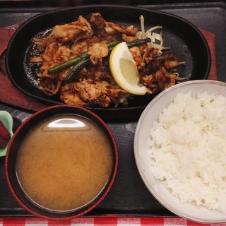 生姜焼き定食(三好弥)