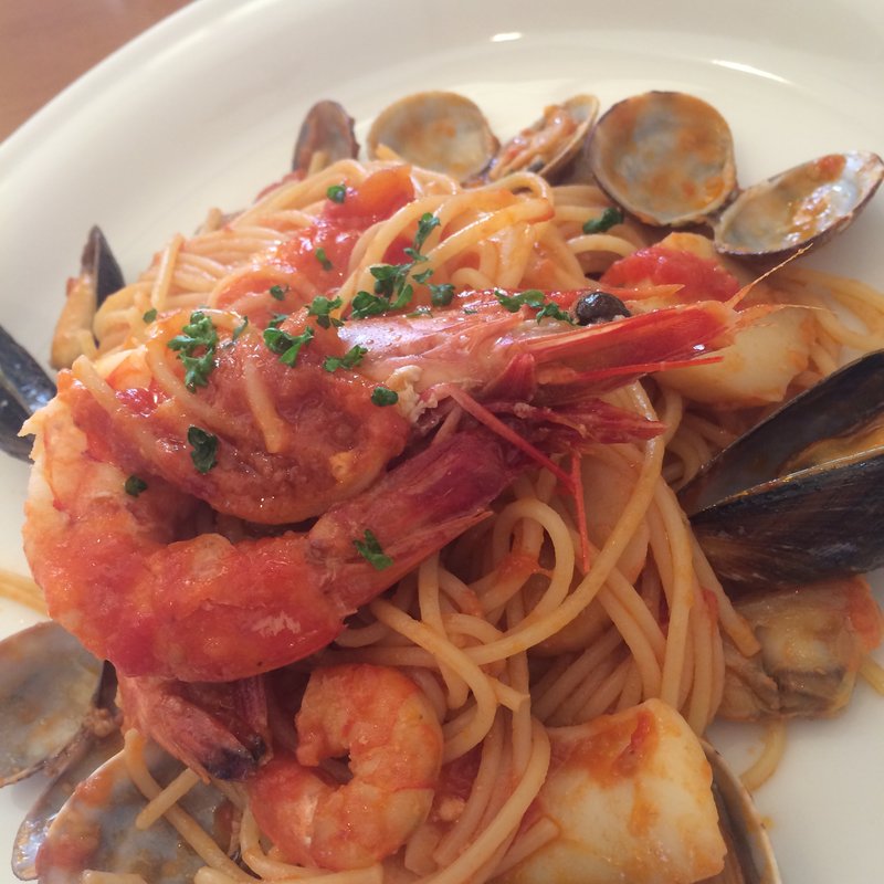 魚介トマトパスタ(イタリア食堂　アッラミア )