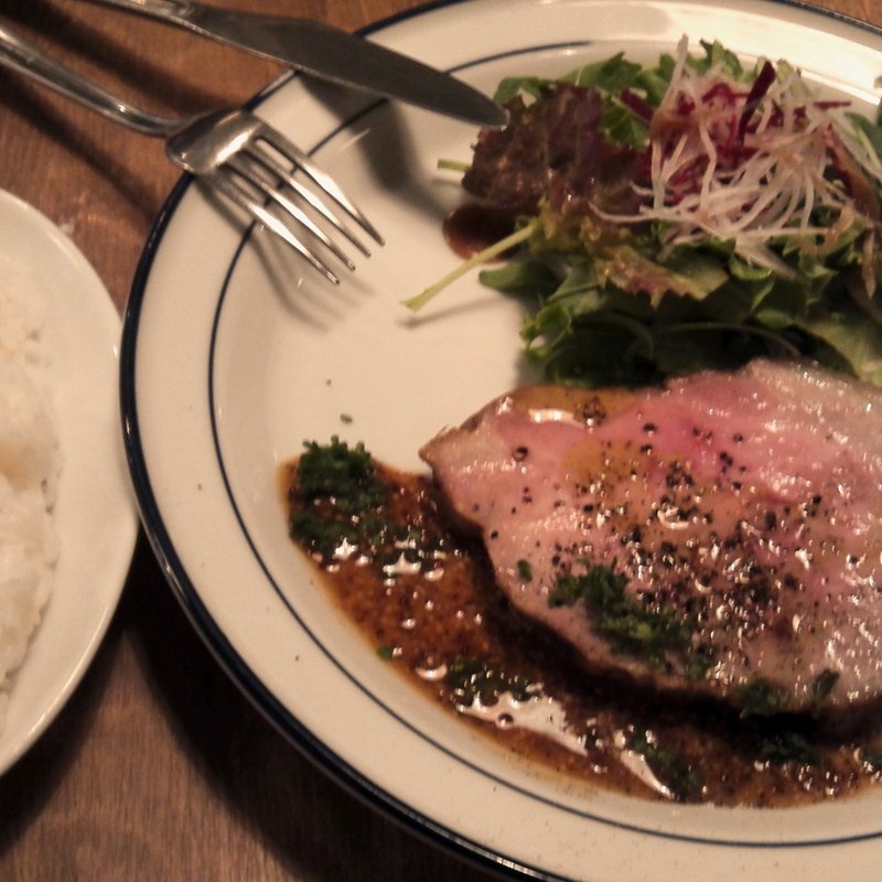 豚肩ロースのロースト　ジュ・ド・ポーとマスタードのソース(Brook Kitchen)