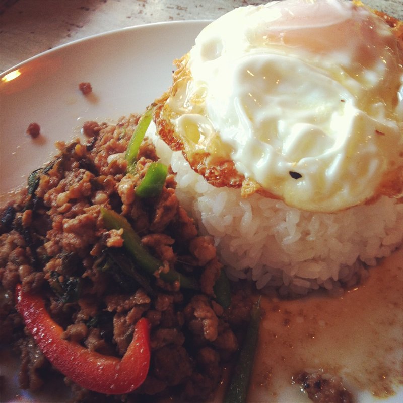 ガパオ(ビストロタイ （BISTROTHAI）)