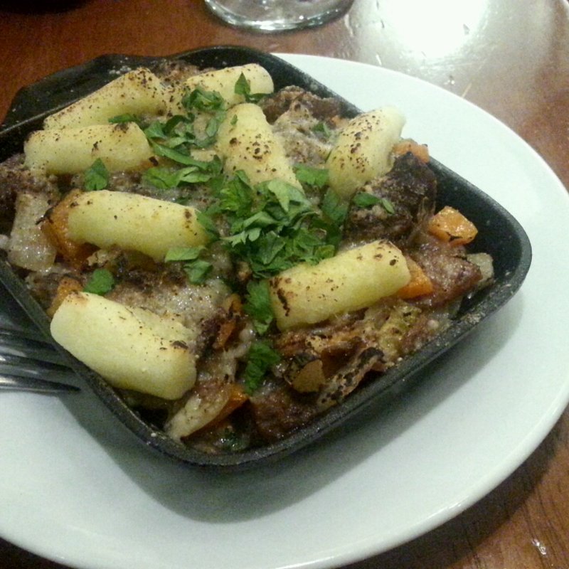 牛スジマッシュポテトグラタン(月とパスタ エソラ池袋店 （【旧店名】1・2・3）)