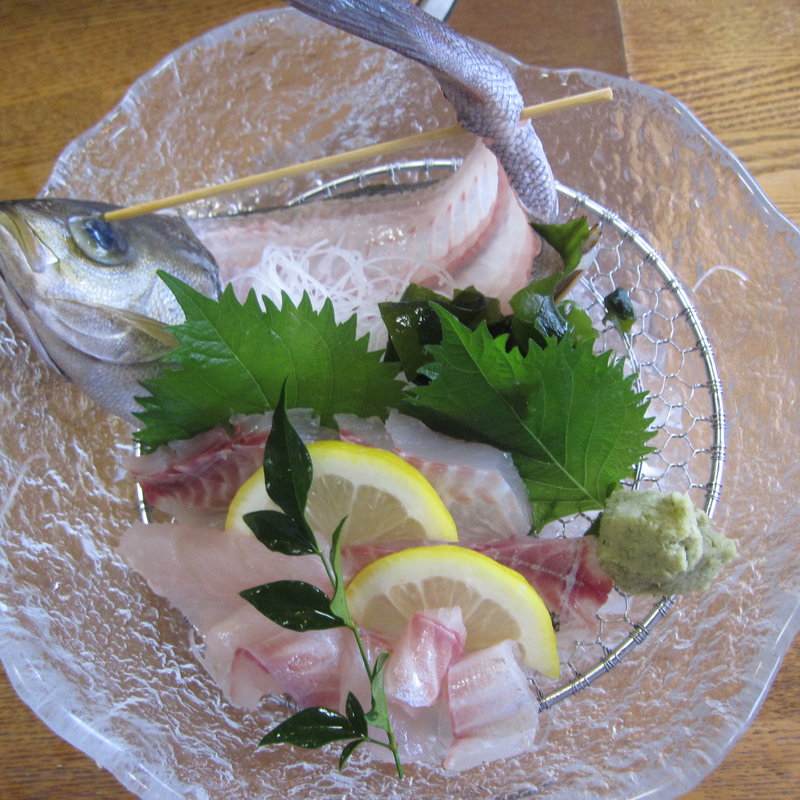 いさきの刺身(おけしょう鮮魚の海中苑 本店)