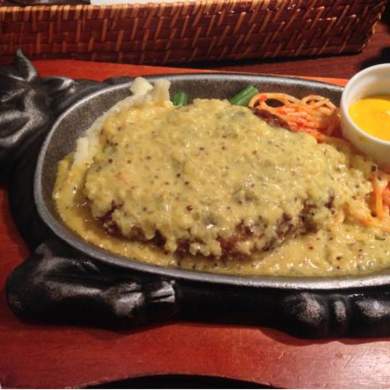 マスタードハンバーグ(丸の内DINDON ファーストスクェア店)