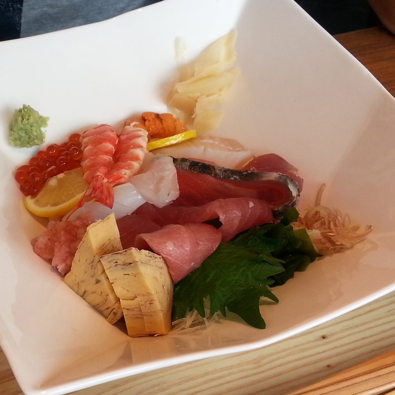 海鮮丼(かりの菜 （かりのな）)