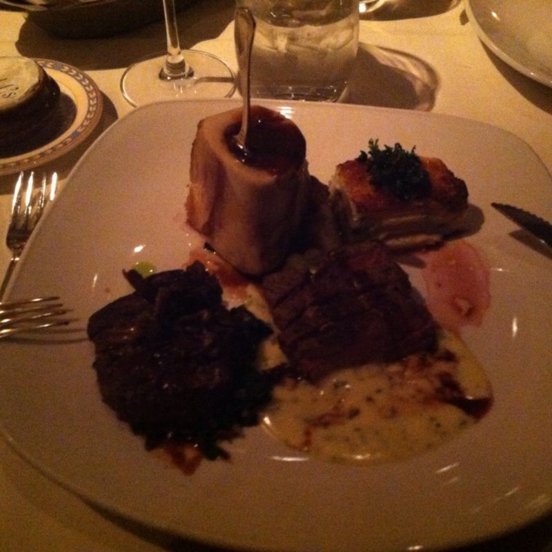 ステーキ2種とオッソブッコ(Bertrand at Mister A's)