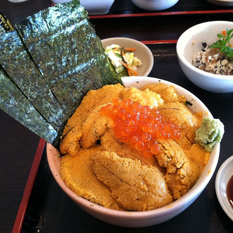 うにといくら丼(Izakaya Sakura)