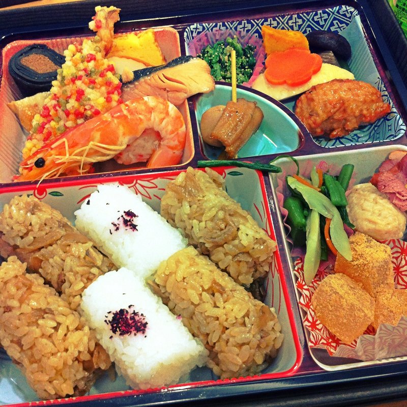 華衣弁当(えびすや 本店)
