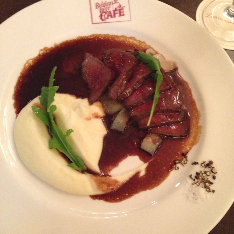 山形和牛 内もも肉のステーキ バルサミコソース(伊勢志摩の惠み 伊勢角屋新宿店)