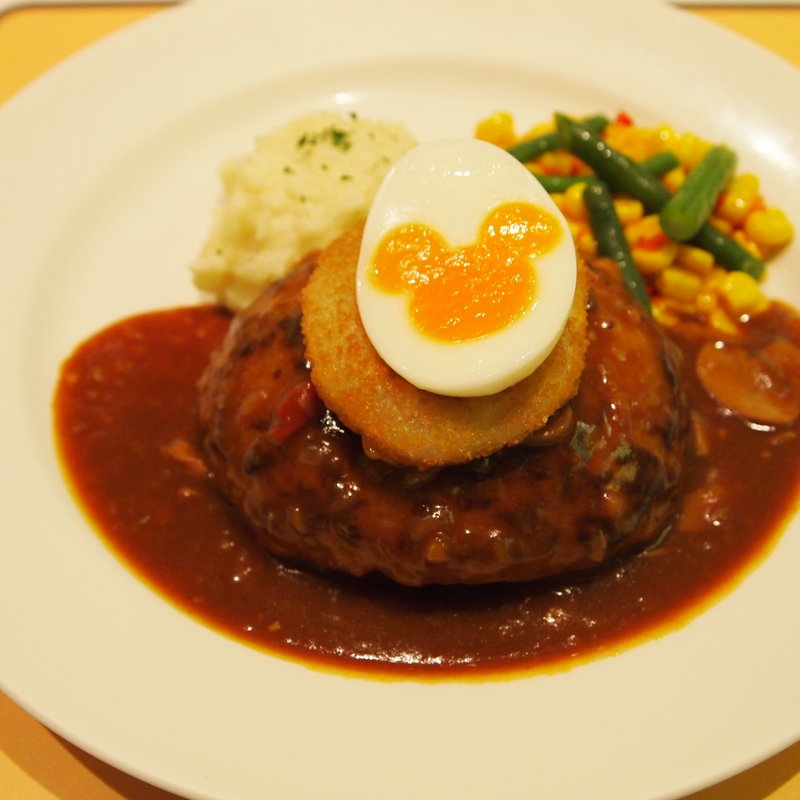 ハンバーグステーキ、デミグラスソース(S.S.コロンビア・ダイニングルーム)