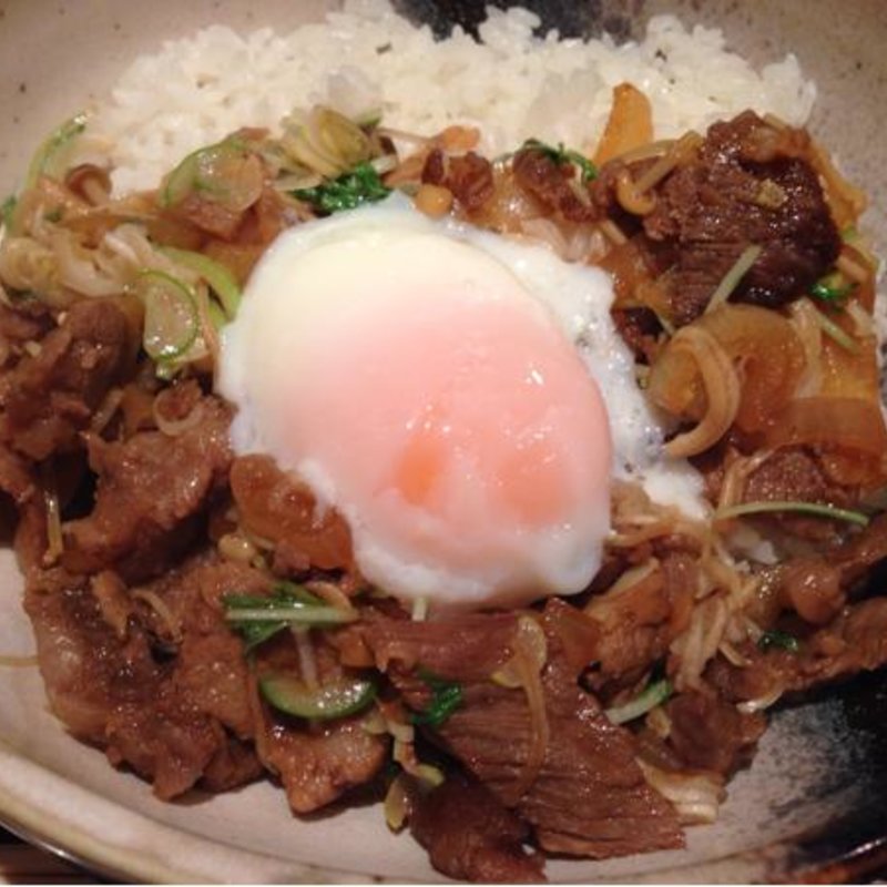 落とし肉とすじ肉の牛丼(ステーキ雄)