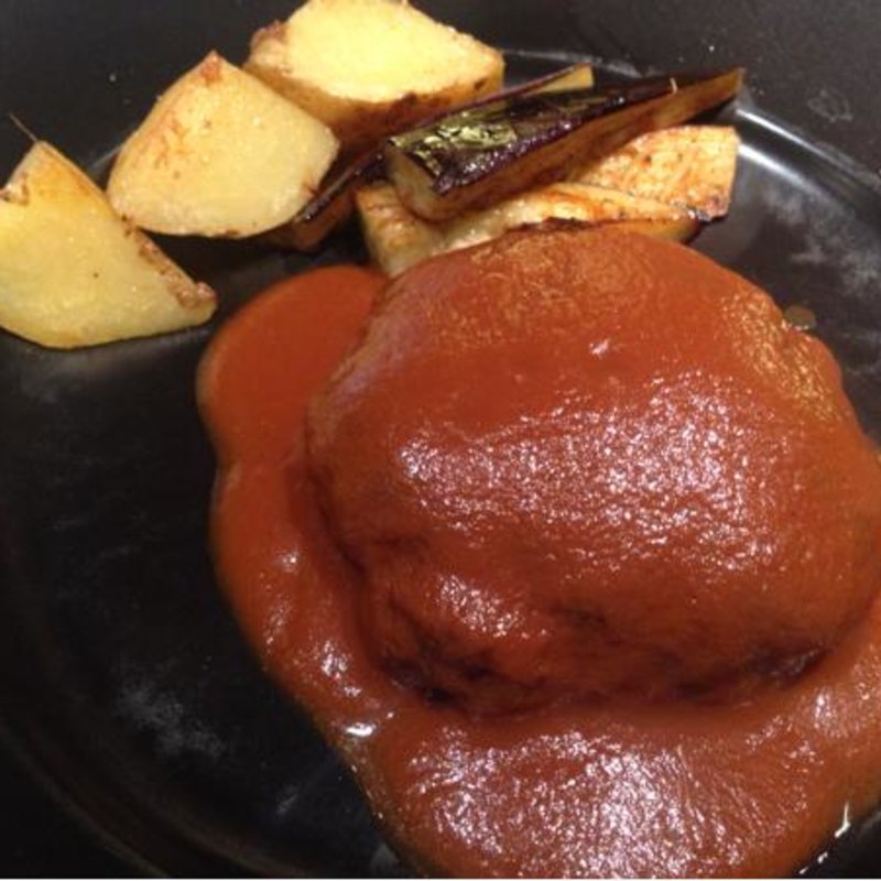 和牛ハンバーグ（デミグラス）(鉄板焼 宮地)