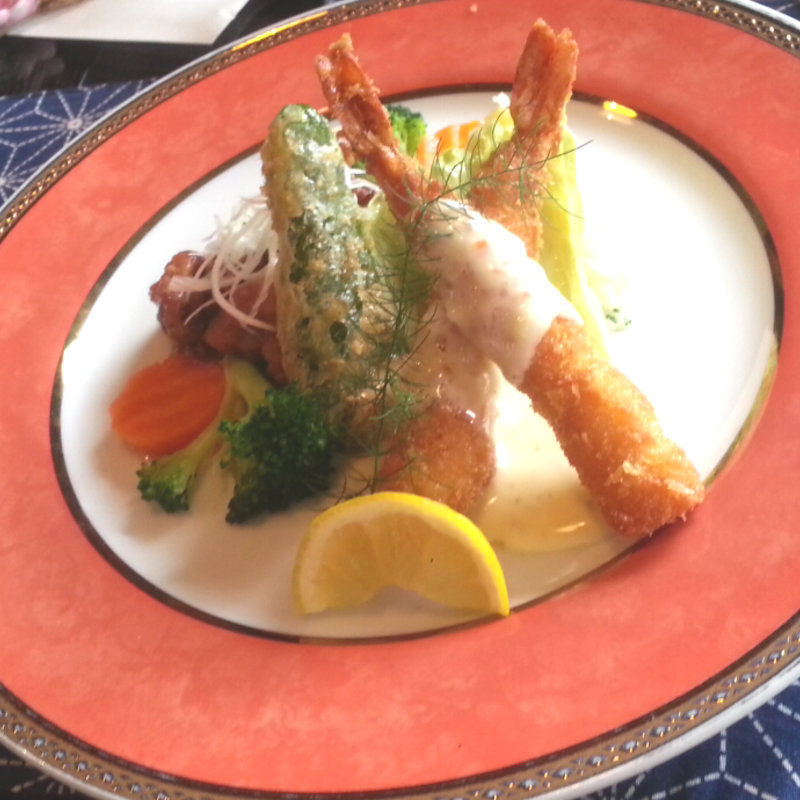 日替わりランチ（エビフライとしょうが焼）(団 )