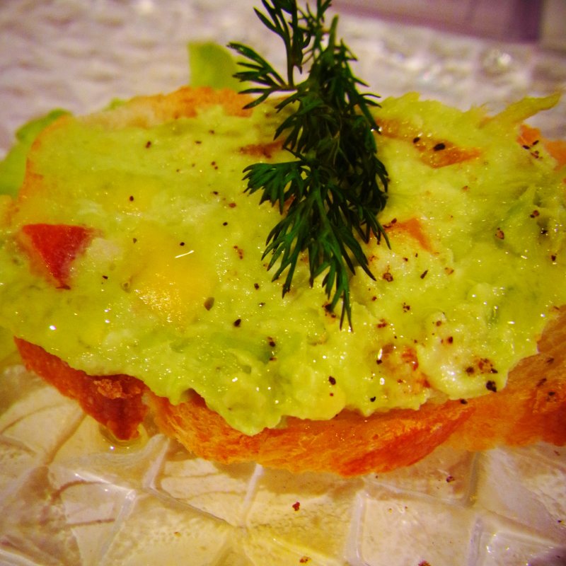 アボカドタルタル(ラグーン （WINE&DINING Lagoon ワインアンドダイニング ラグーン）)