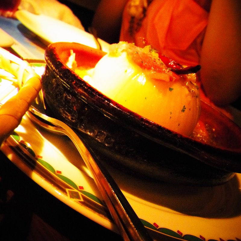 玉ねぎ丸ごとアヒージョ(スペインバル　ミ・カーサ)