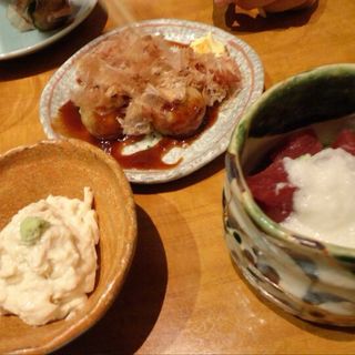 まぐろ山かけとたこやき(Soba Nippon)