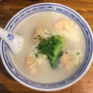 海老入りワンタン麺(香港麺　新記 虎ノ門店 （ホンコンメン シンキ）)
