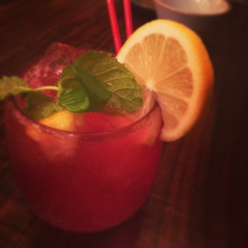 ハイビスカス泡盛カクテル(渋谷 てやん亭゛)