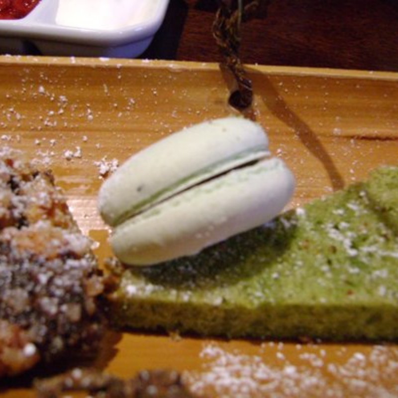 Mint Chocolate Macaron(Cha-An)