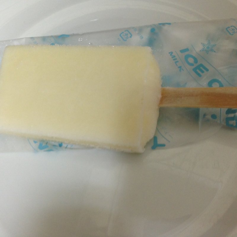 アイスキャンデー　ミルク(ＨＡＭＢＵＲＧ 阪急三国駅前店)