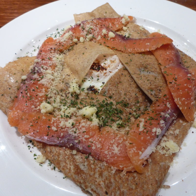 サーモンとチーズのガレット(Ｒｅｐｏｓ)