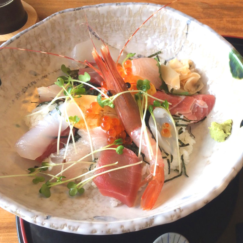 海鮮丼(えぷろん亭 （えぷろんてい）)