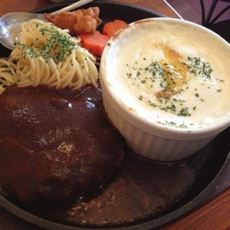 ハンバーグとグラタン(ハンバーグとグラタンのお店 グリチーネ)