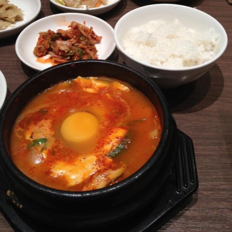 スンドゥブセット(韓国料理bibim' LUCUA大阪店)