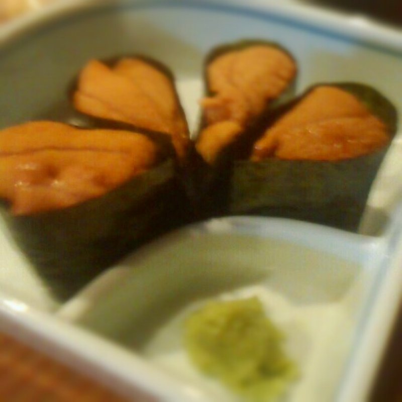 うにの軍艦巻き(海物山物)