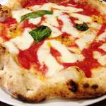 ピッツァナポレターナ マルゲリータ(Pizzeria Braceria CESARI!!)